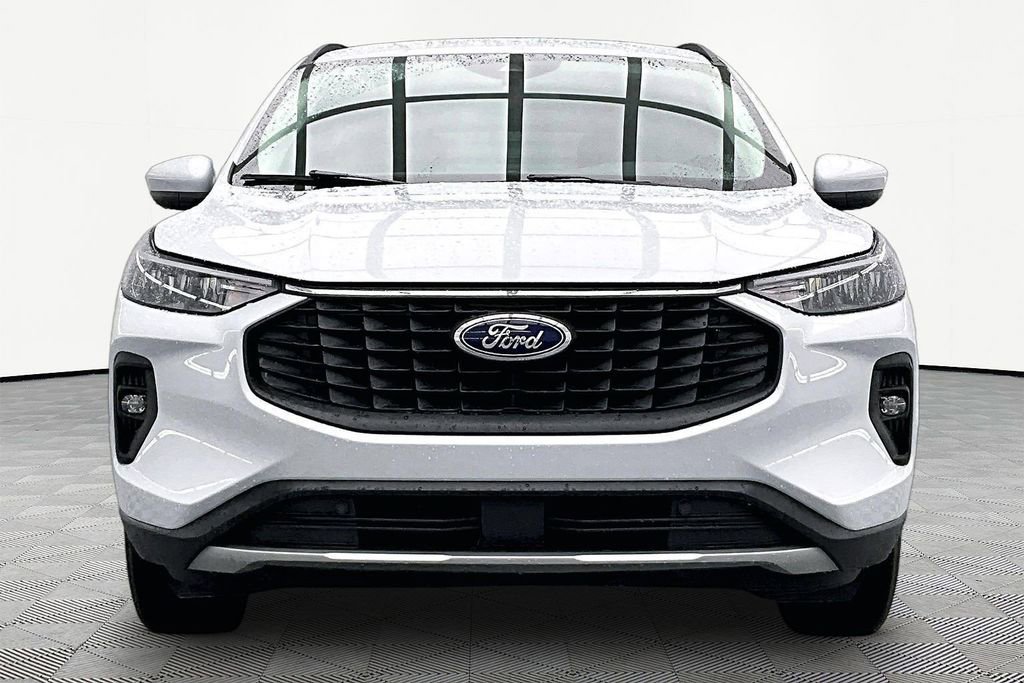 Certified 2025 Ford Escape SE FWD image 3