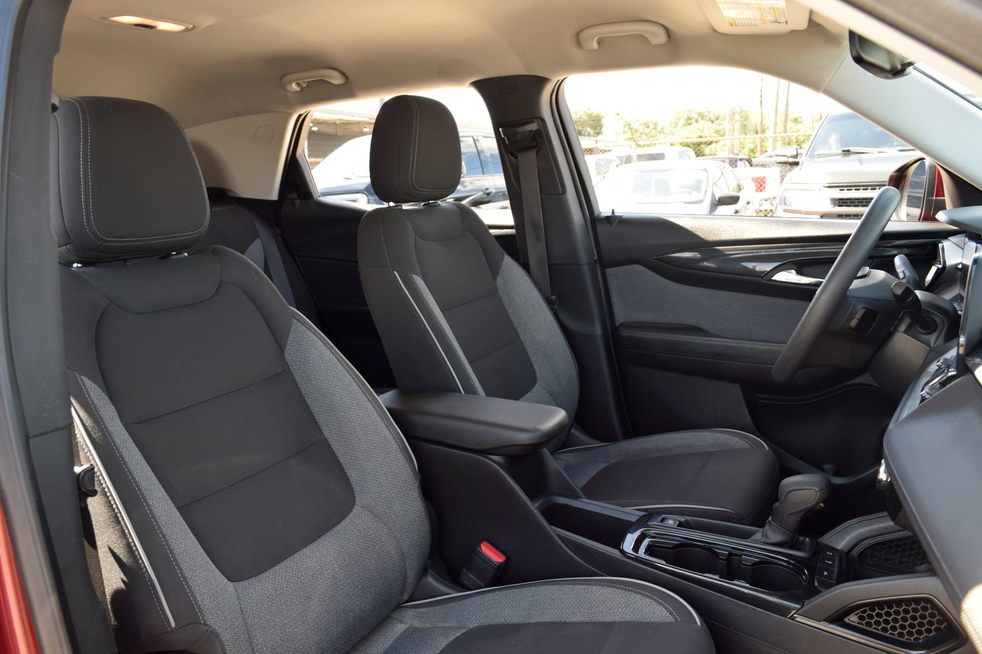 Used 2024 Chevrolet TrailBlazer LT FWD image 23
