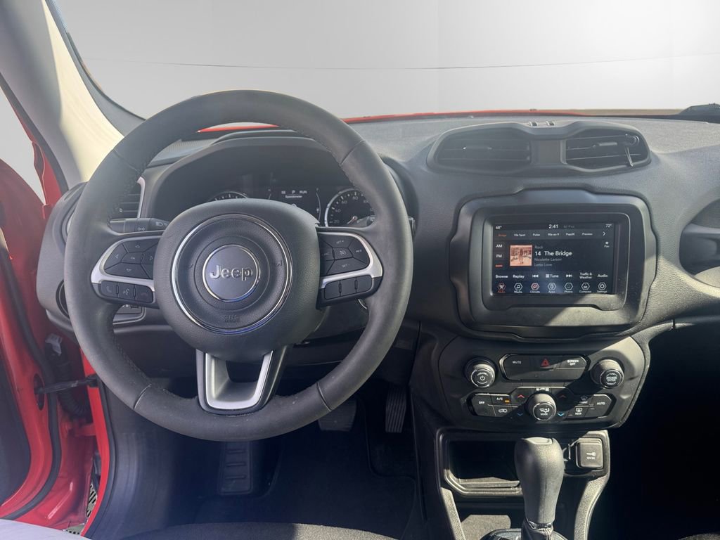 Used 2020 Jeep Renegade Latitude w/ Popular Equipment Group image 10
