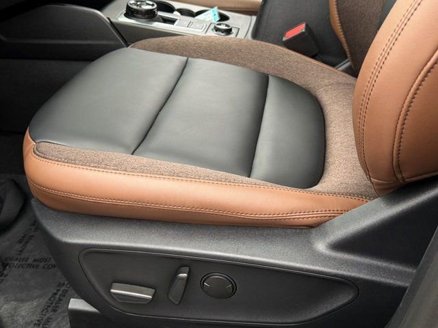 Certified 2025 Ford Bronco Sport Outer Banks w/ Outer Banks Tech Package+ AWD/4WD image 39