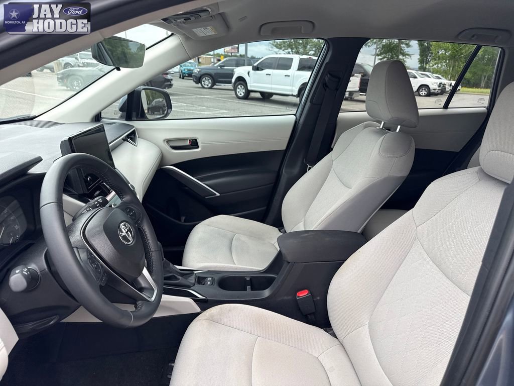 Used 2024 Toyota Corolla Cross LE FWD image 9