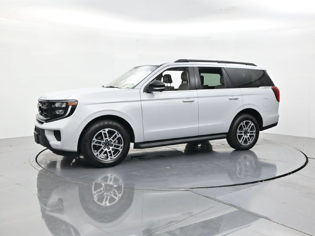 Certified 2025 Ford Expedition Active AWD/4WD image 5