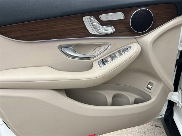 Used 2021 Mercedes-Benz GLC 300 4MATIC image 28