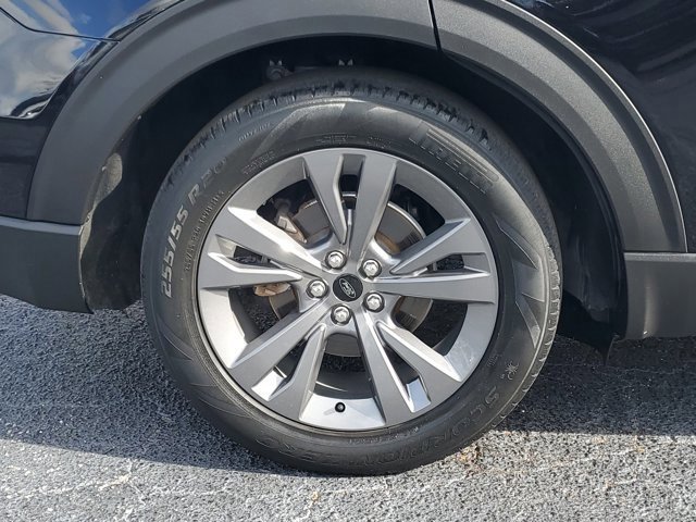 Certified 2021 Ford Explorer XLT w/ Equipment Group 202A image 7