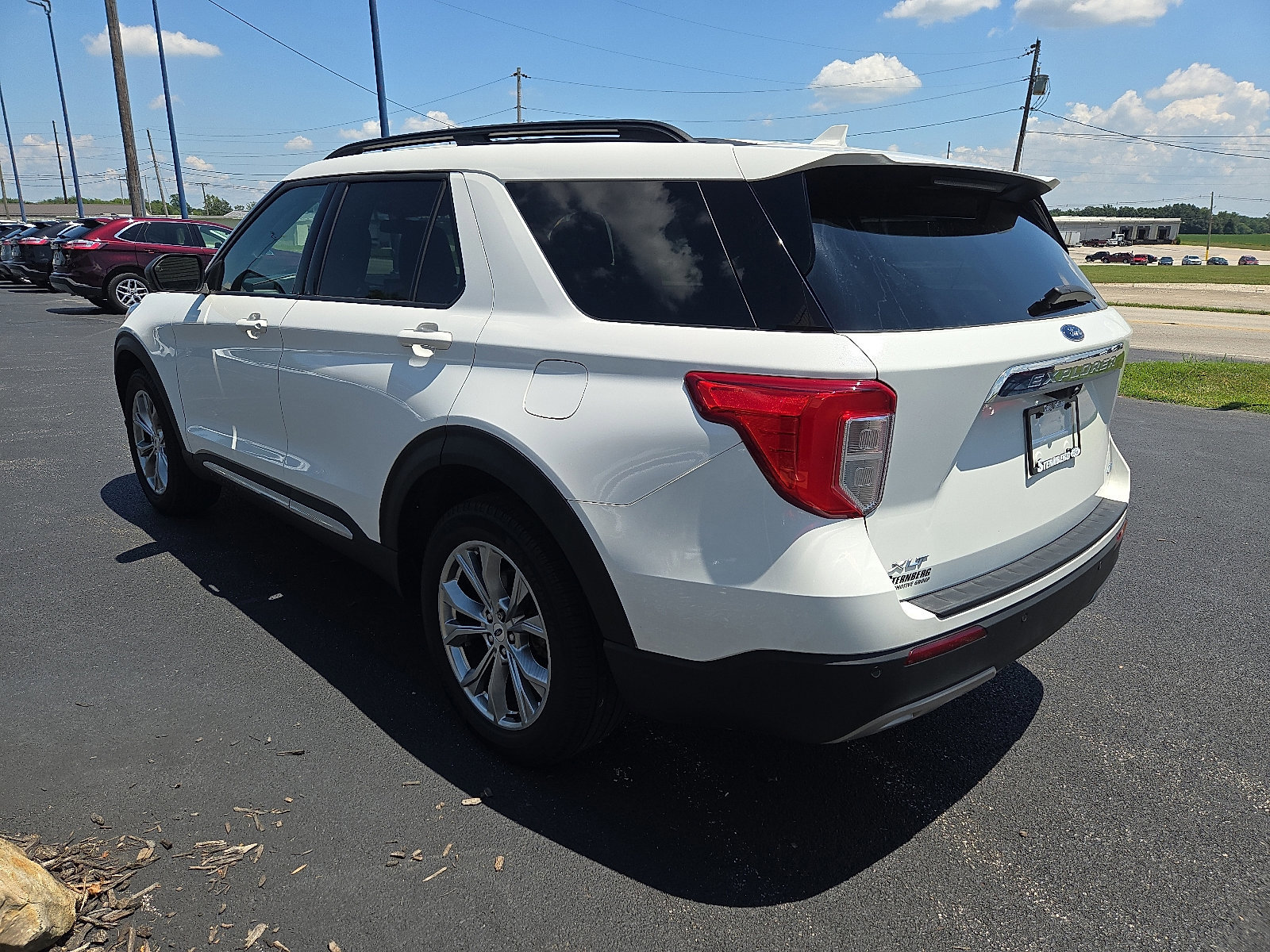 Certified 2022 Ford Explorer XLT w/ Equipment Group 202A image 3