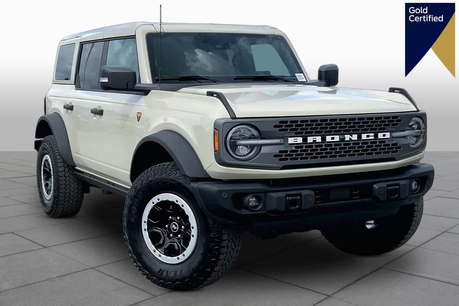 Certified 2025 Ford Bronco Badlands AWD/4WD image 1