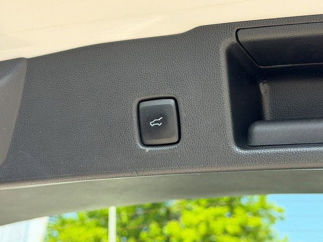 Certified 2021 Ford Escape SEL w/ SEL Stealth AWD Package image 35