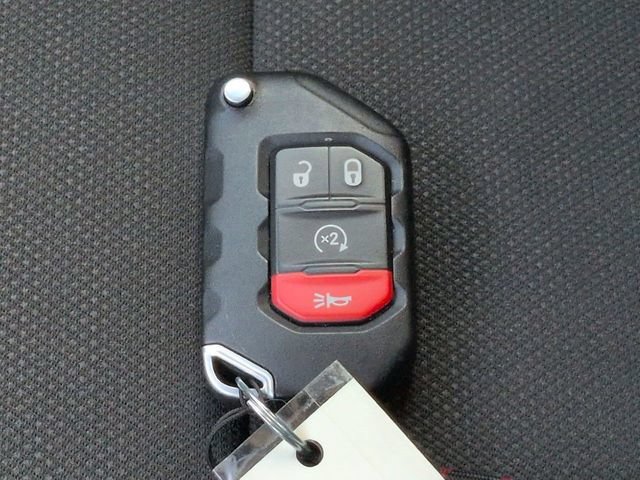 Used 2020 Jeep Gladiator Overland AWD/4WD image 27