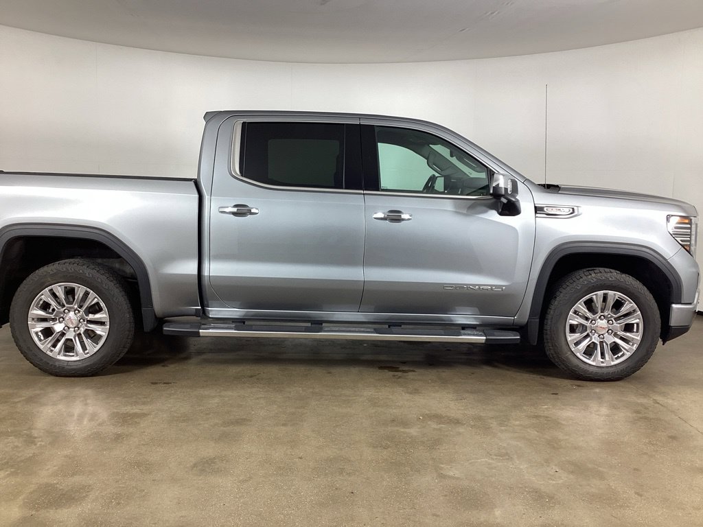 Used 2025 GMC Sierra 1500 Denali w/ Technology Package AWD/4WD image 4