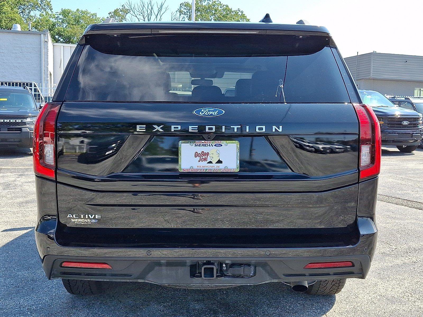 Certified 2025 Ford Expedition Active AWD/4WD image 5