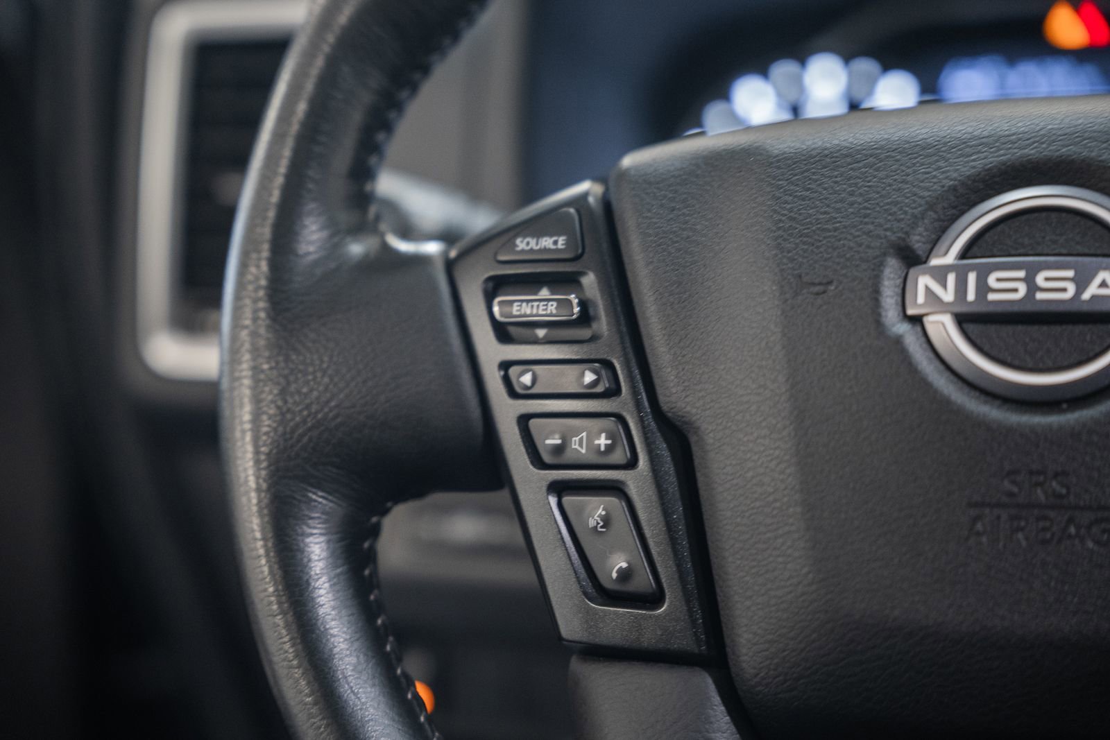 Used 2023 Nissan Frontier SV w/ SV Premium Package image 35