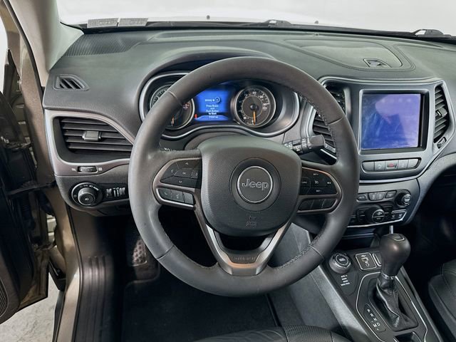 Used 2021 Jeep Cherokee Latitude Lux w/ Comfort/Convenience Group image 21