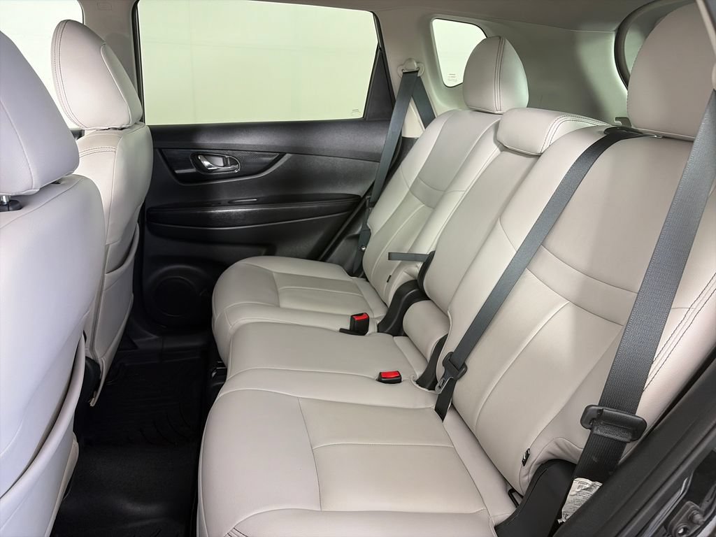 Used 2019 Nissan Rogue SL AWD/4WD image 13