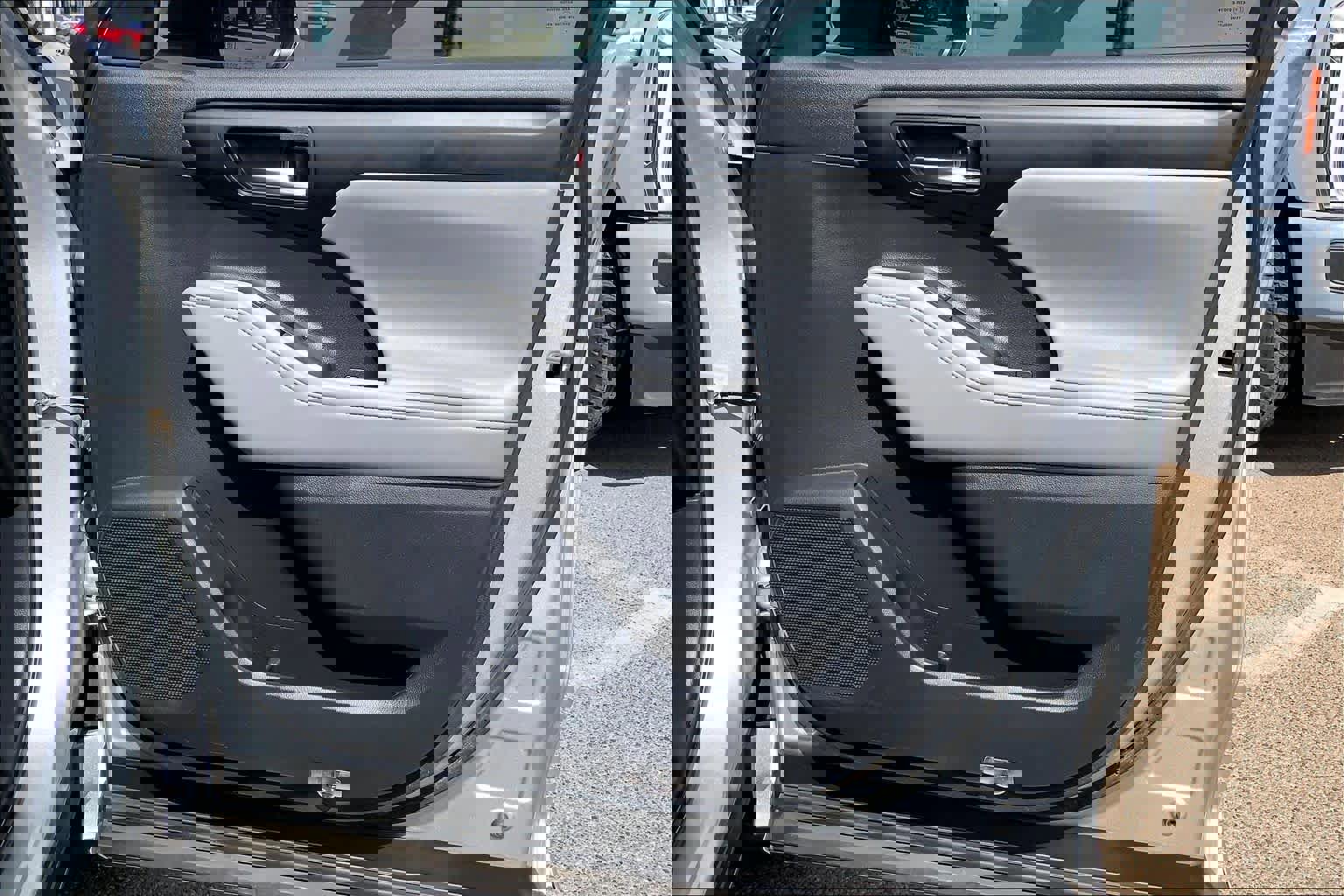 Used 2022 Toyota Highlander XLE image 23