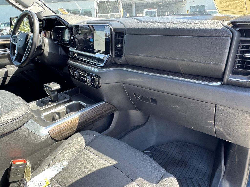 Used 2023 Chevrolet Silverado 1500 LT Trail Boss AWD/4WD image 7