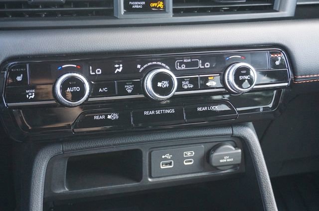 Used 2025 Honda Pilot TrailSport image 18