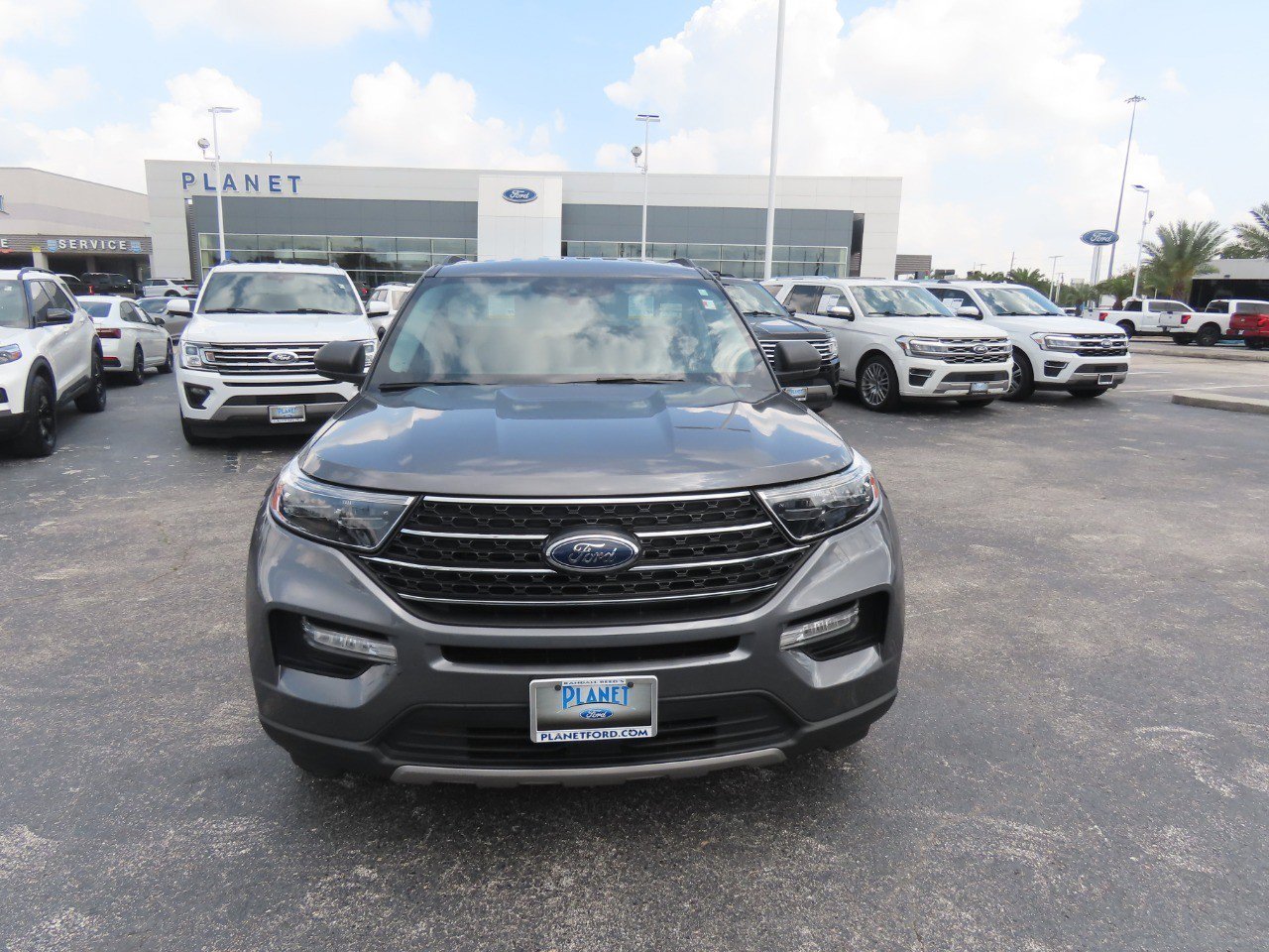 Certified 2022 Ford Explorer XLT w/ Equipment Group 202A RWD image 5