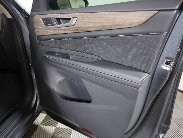 Used 2024 Volkswagen Atlas SEL Premium R-Line AWD/4WD image 36