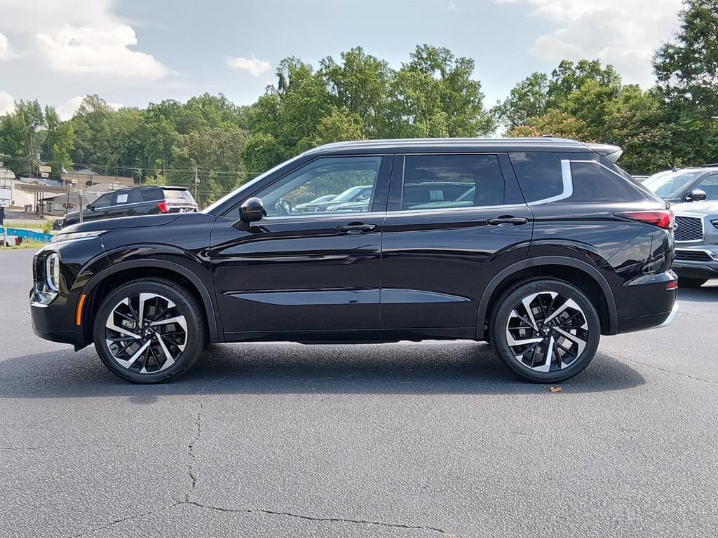 Used 2023 Mitsubishi Outlander SEL FWD image 7