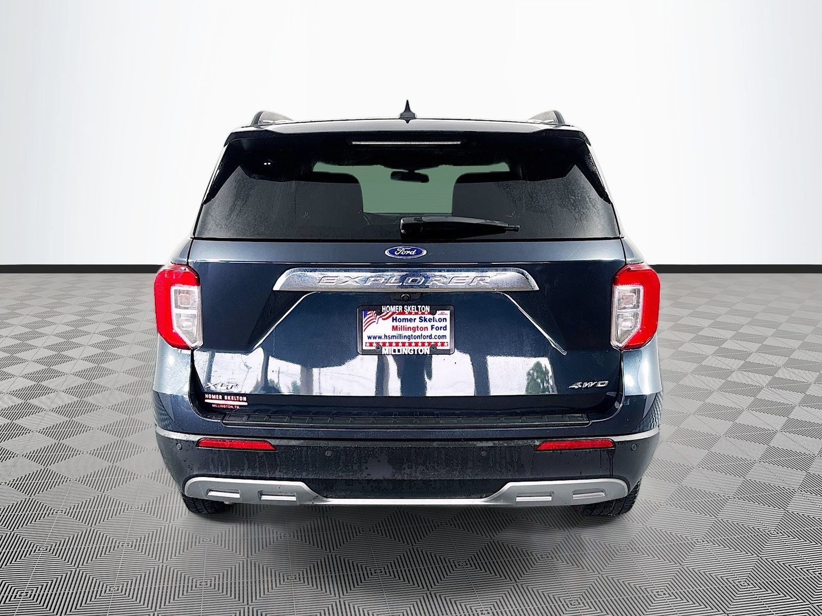 Certified 2022 Ford Explorer XLT w/ Equipment Group 202A AWD/4WD image 6