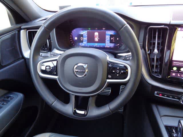 Used 2022 Volvo XC60 B5 R-Design AWD/4WD image 10