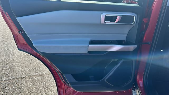 Certified 2021 Ford Explorer XLT w/ Equipment Group 202A RWD image 15