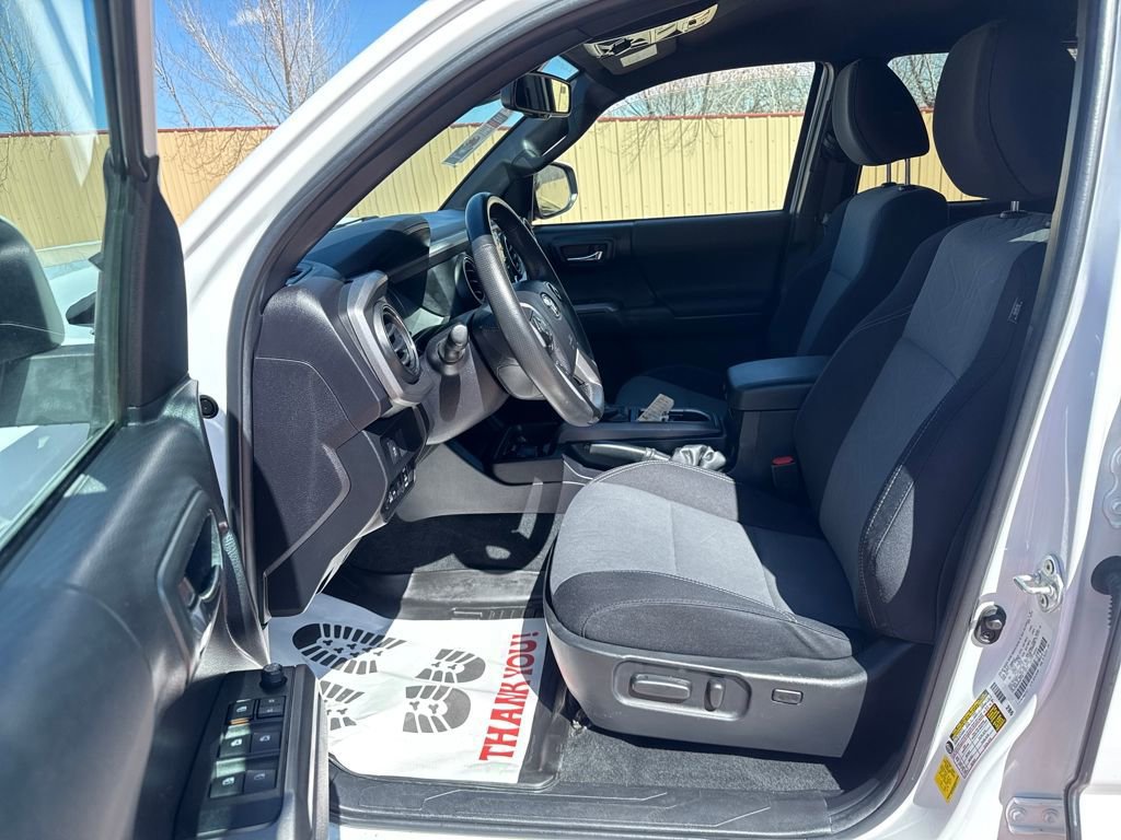 Used 2022 Toyota Tacoma TRD Off-Road w/ Technology Package image 12