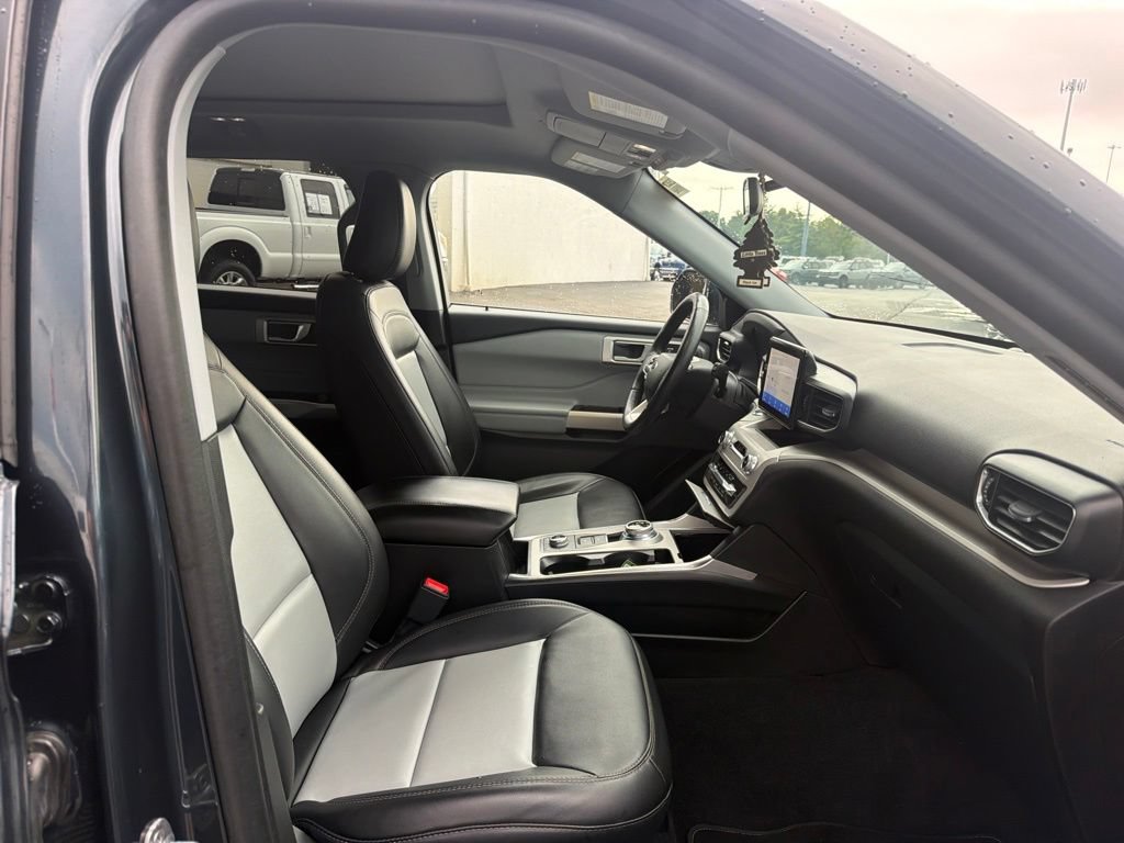 Certified 2023 Ford Explorer XLT w/ Equipment Group 202A AWD/4WD image 42