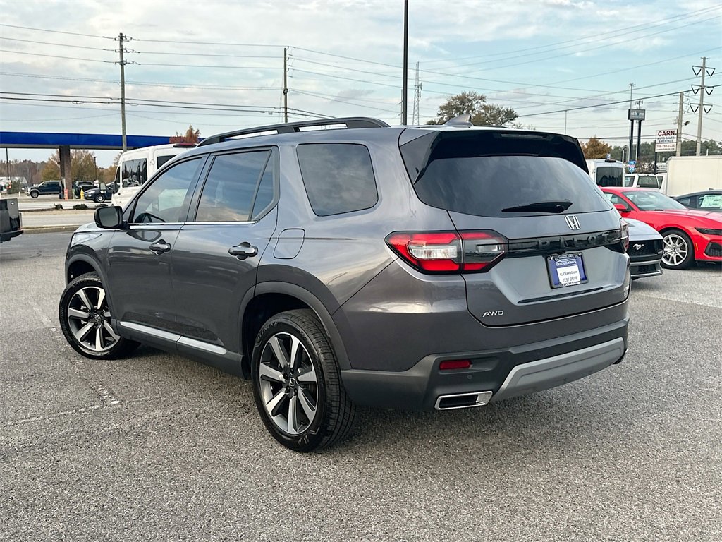 Used 2025 Honda Pilot Elite image 2