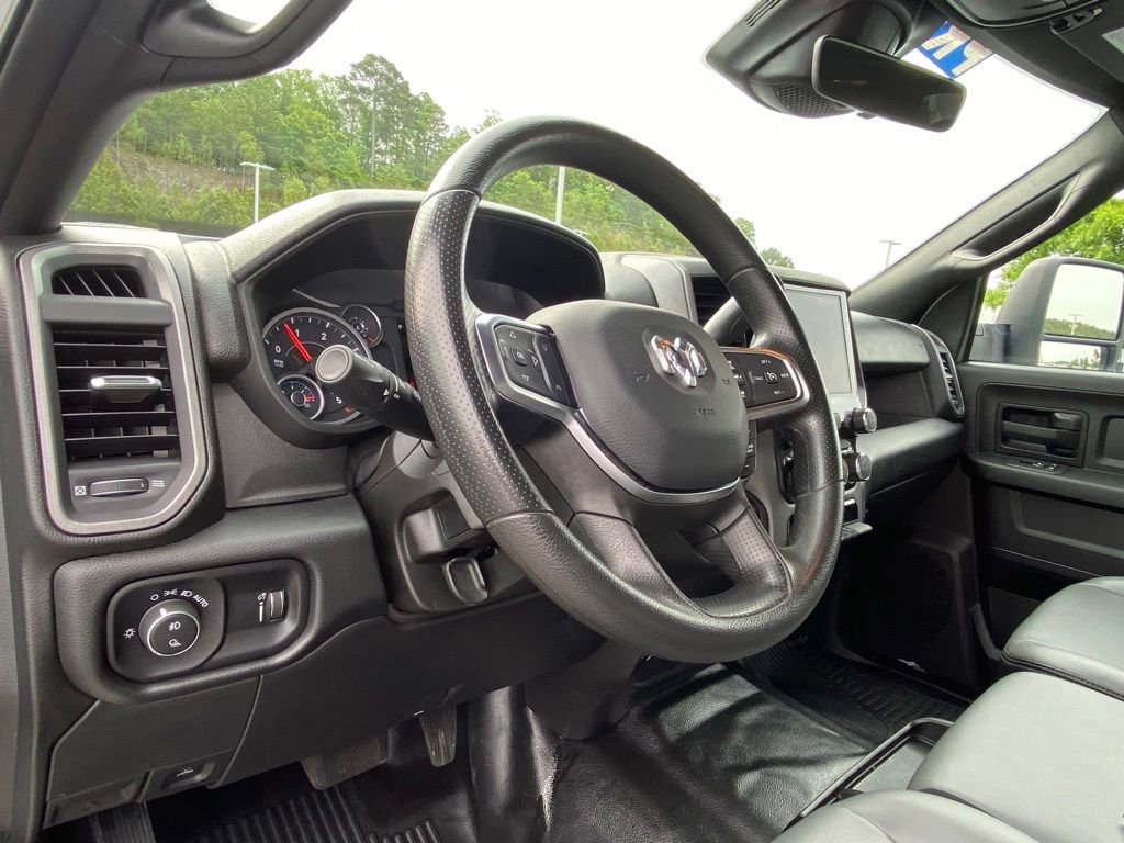 Used 2025 RAM 2500 Tradesman w/ Chrome Appearance Group AWD/4WD image 9