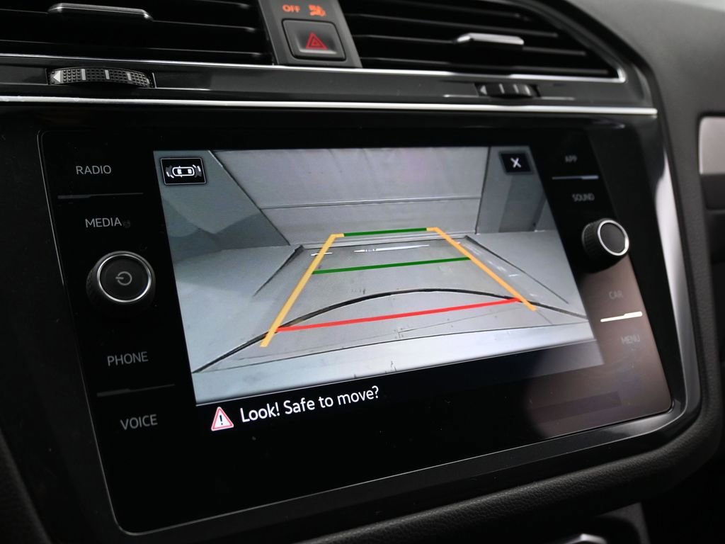 Used 2023 Volkswagen Tiguan SE w/ Panoramic Sunroof Package image 41