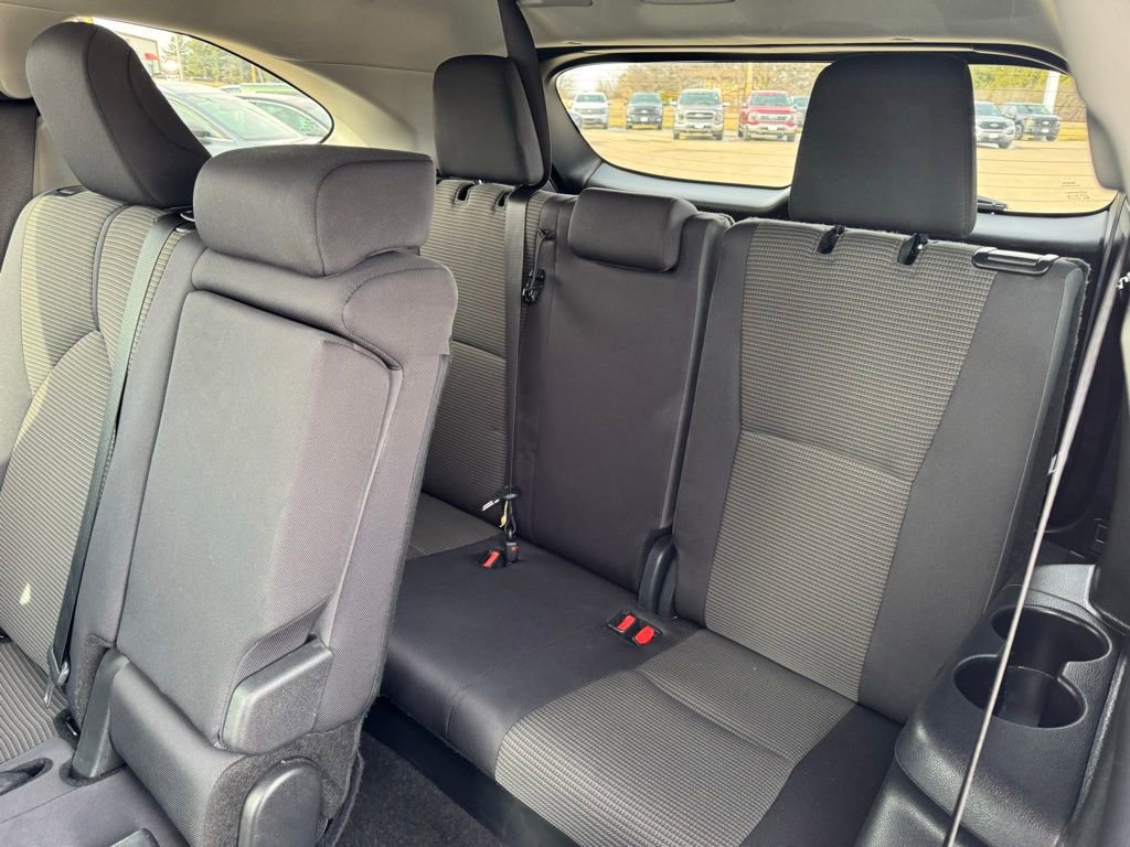 Used 2024 Toyota Highlander LE image 25