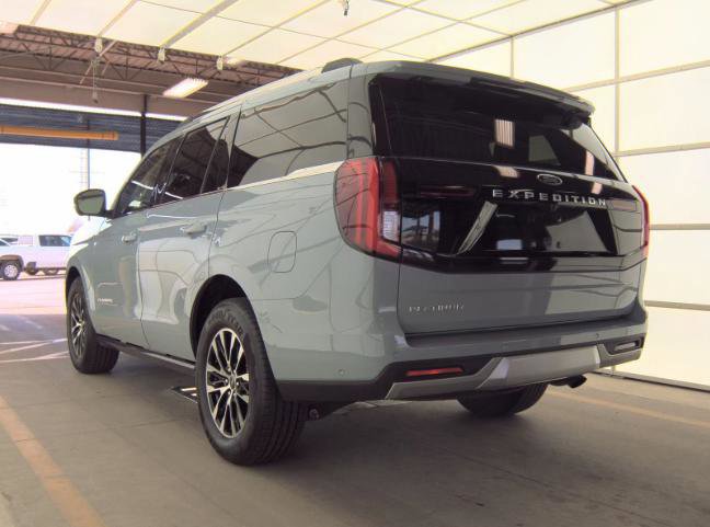 Certified 2025 Ford Expedition Platinum image 3