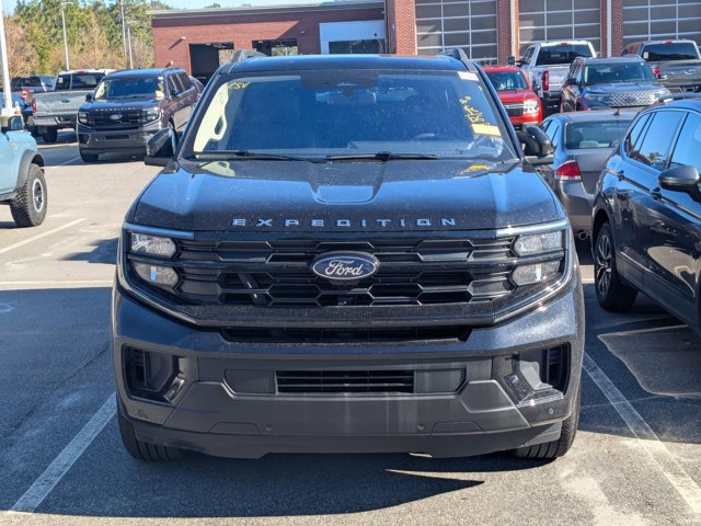 Certified 2025 Ford Expedition Active image 8
