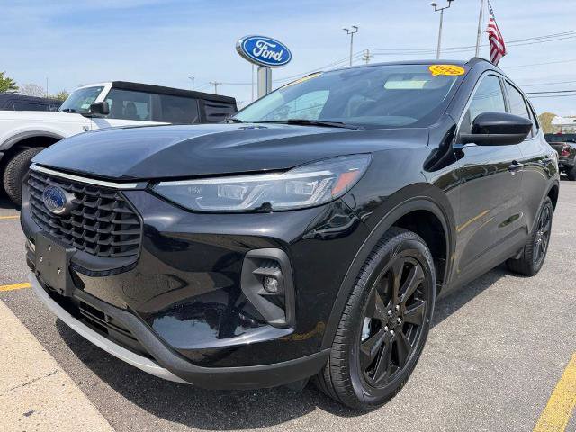 Certified 2025 Ford Escape Platinum AWD/4WD image 5