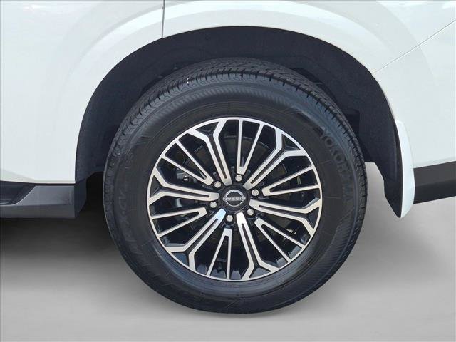 Used 2025 Nissan Armada SL w/ Captain's Chari Seat Package AWD/4WD image 23
