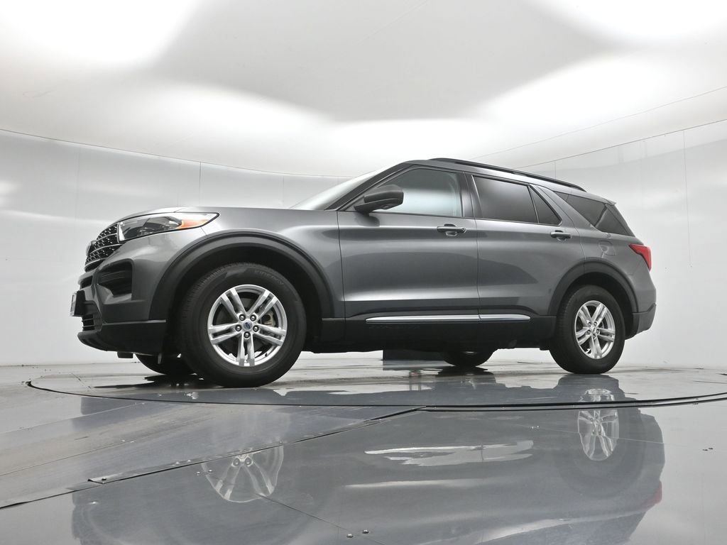 Certified 2023 Ford Explorer XLT RWD image 54