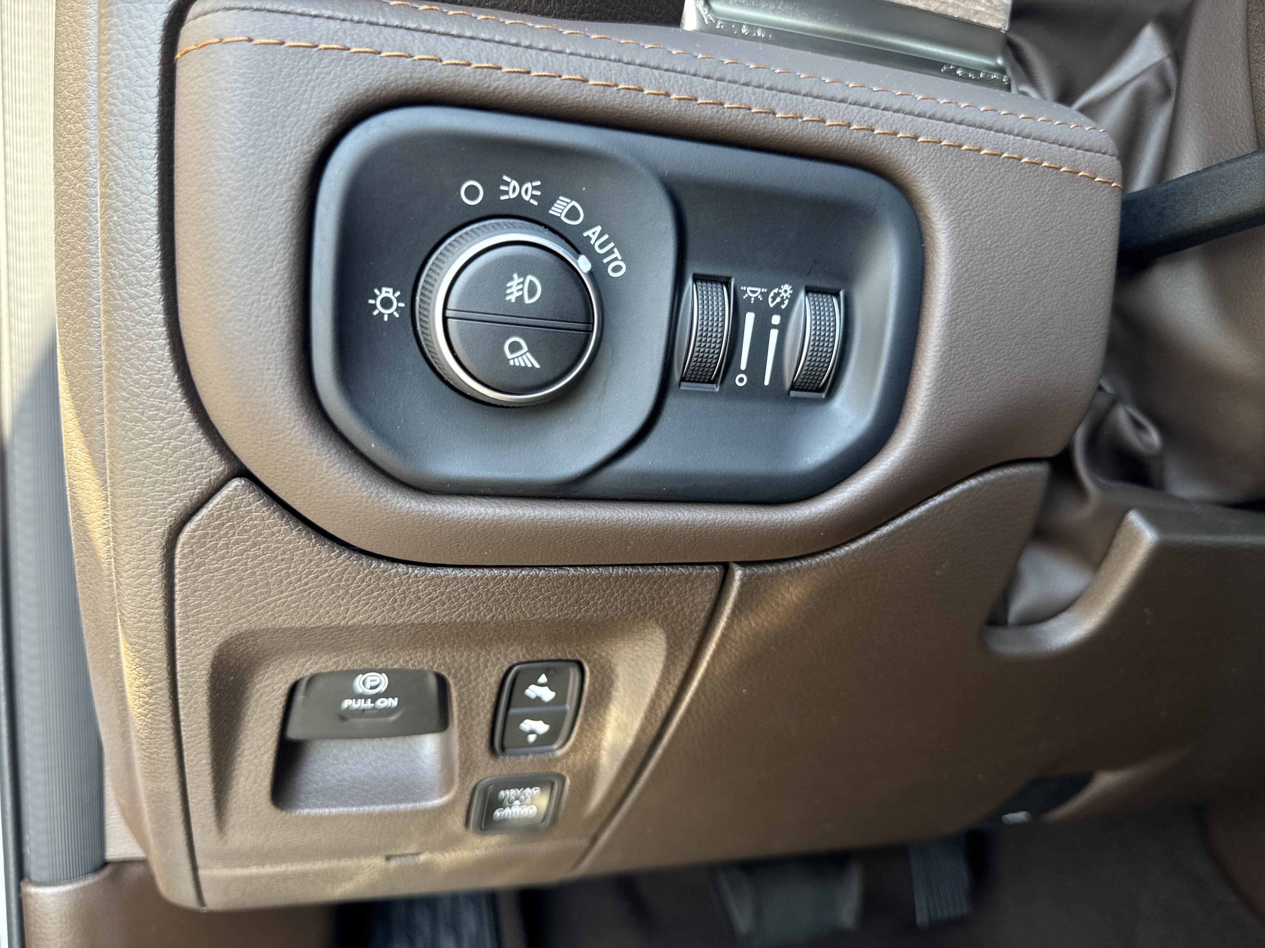 Used 2025 RAM 1500 Limited image 36