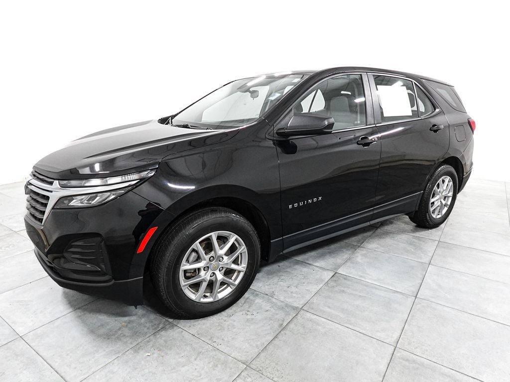 Used 2024 Chevrolet Equinox LS w/ Driver Confidence II Package AWD/4WD image 4