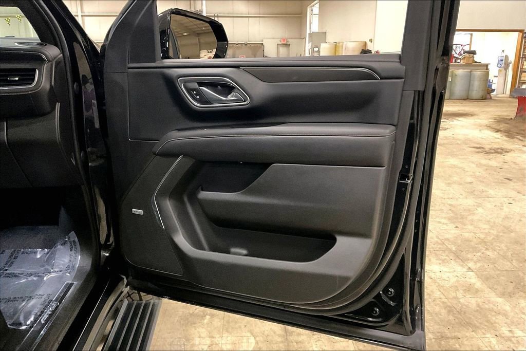 Used 2021 GMC Yukon AT4 w/ AT4 Premium Plus Package AWD/4WD image 23
