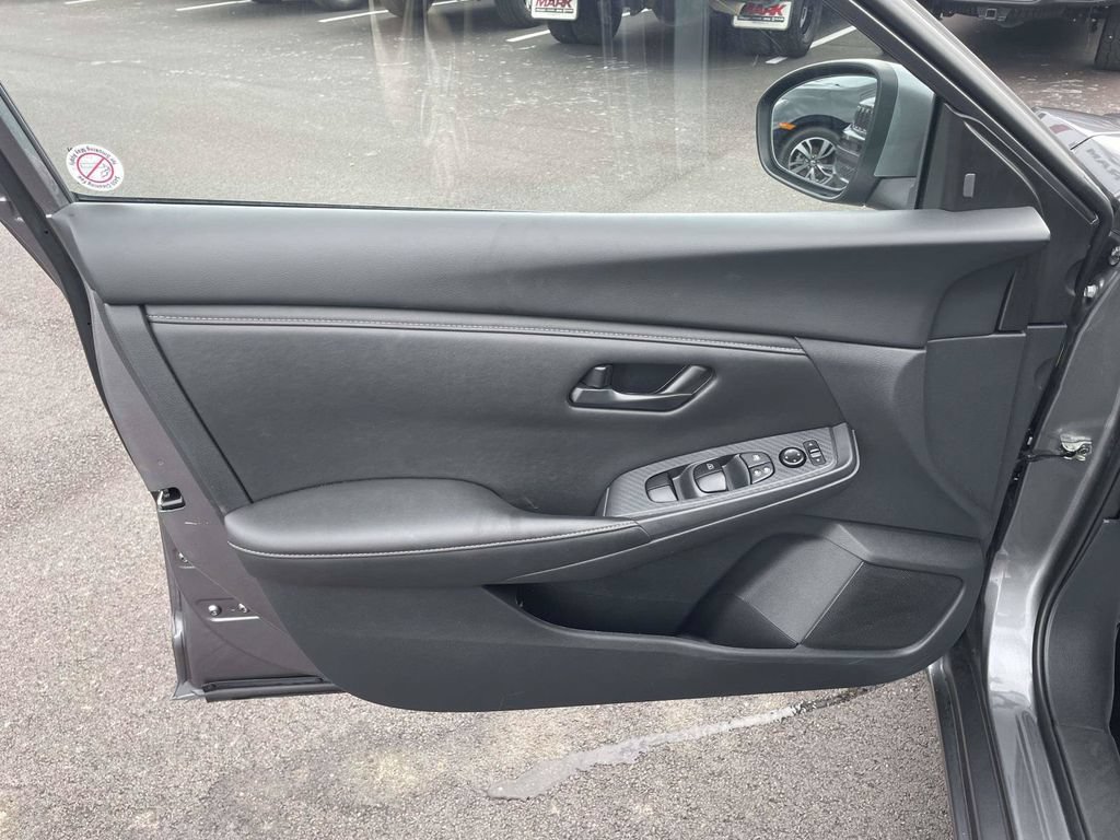 Used 2025 Nissan Sentra S FWD image 14