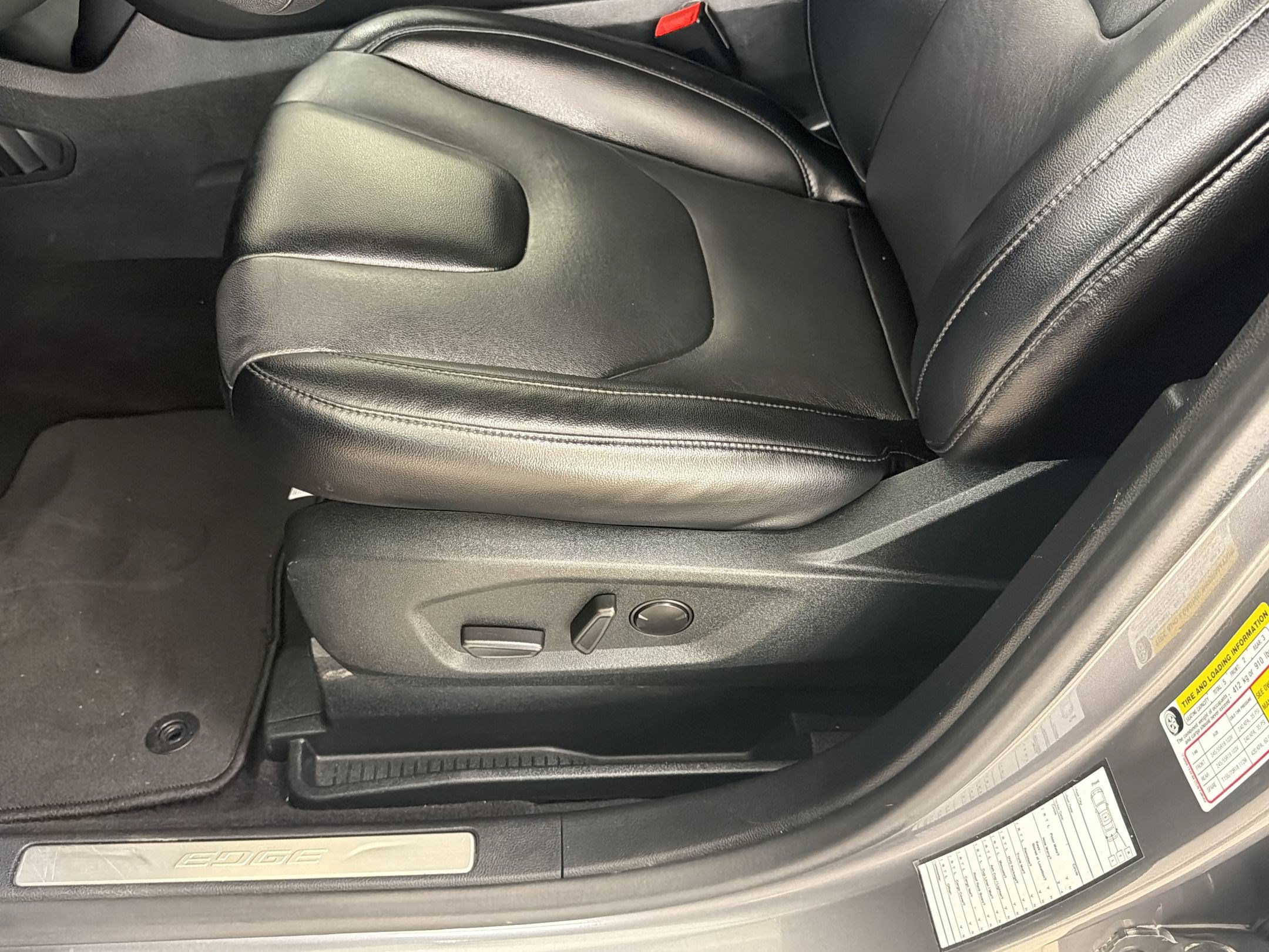Certified 2022 Ford Edge Titanium AWD/4WD image 12