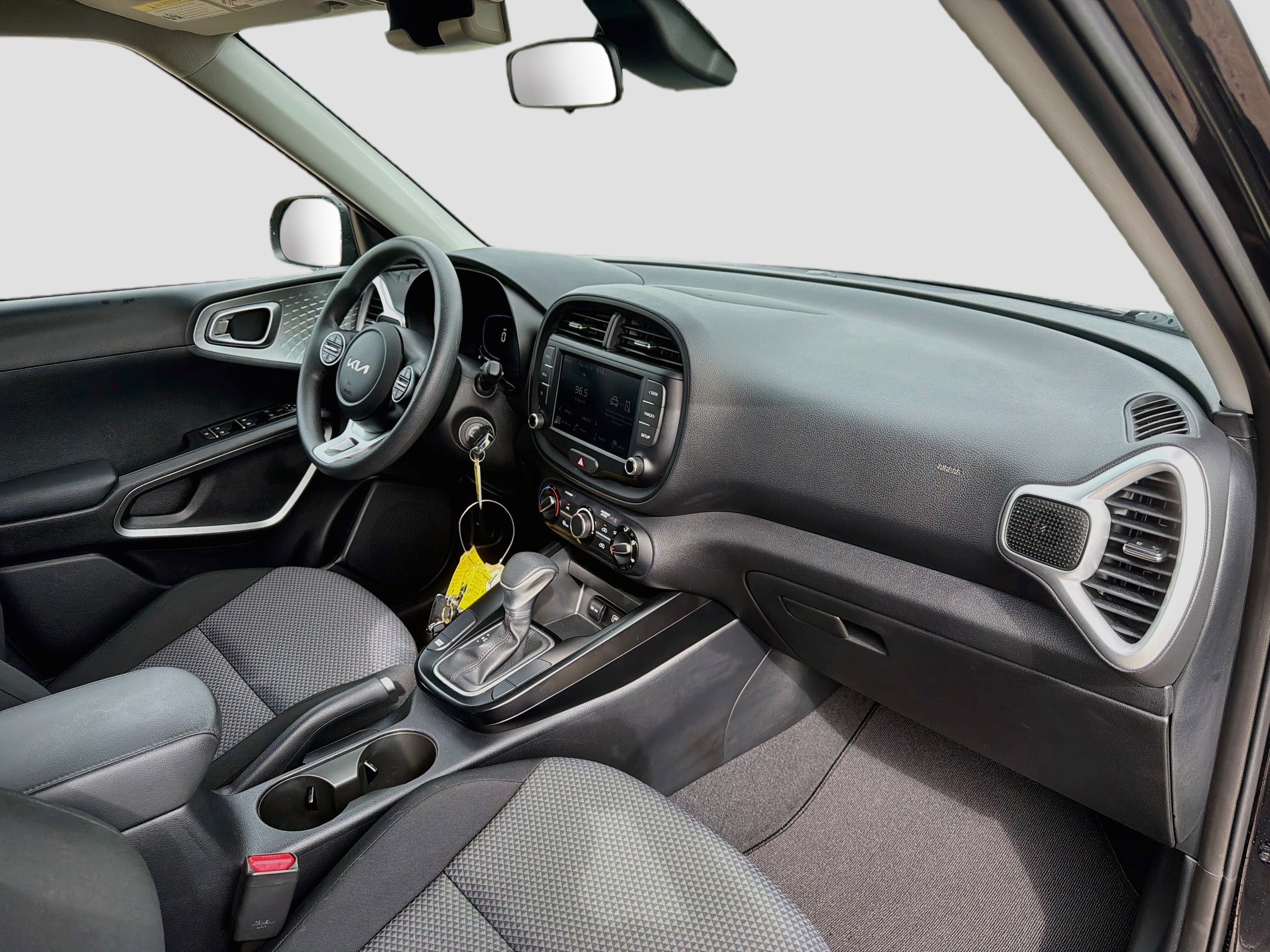 Used 2025 Kia Soul LX w/ LX Technology Package FWD image 26