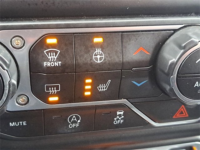 Used 2023 Jeep Wrangler Unlimited Rubicon w/ Cold Weather Group image 15