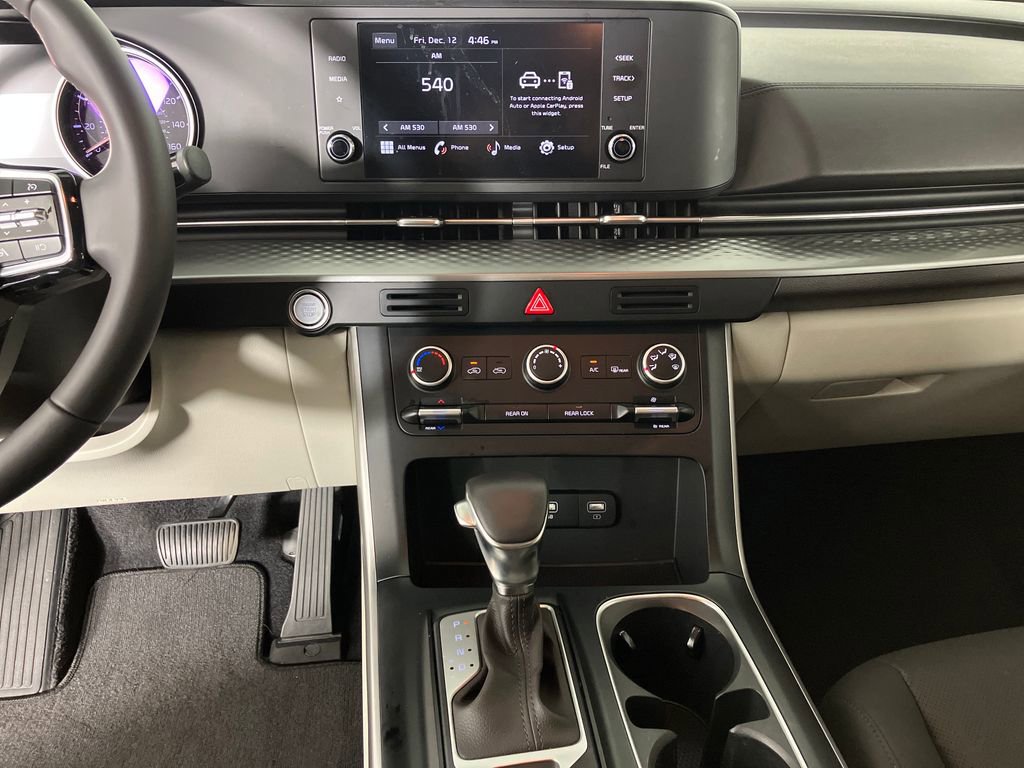 Used 2024 Kia Carnival LX image 28