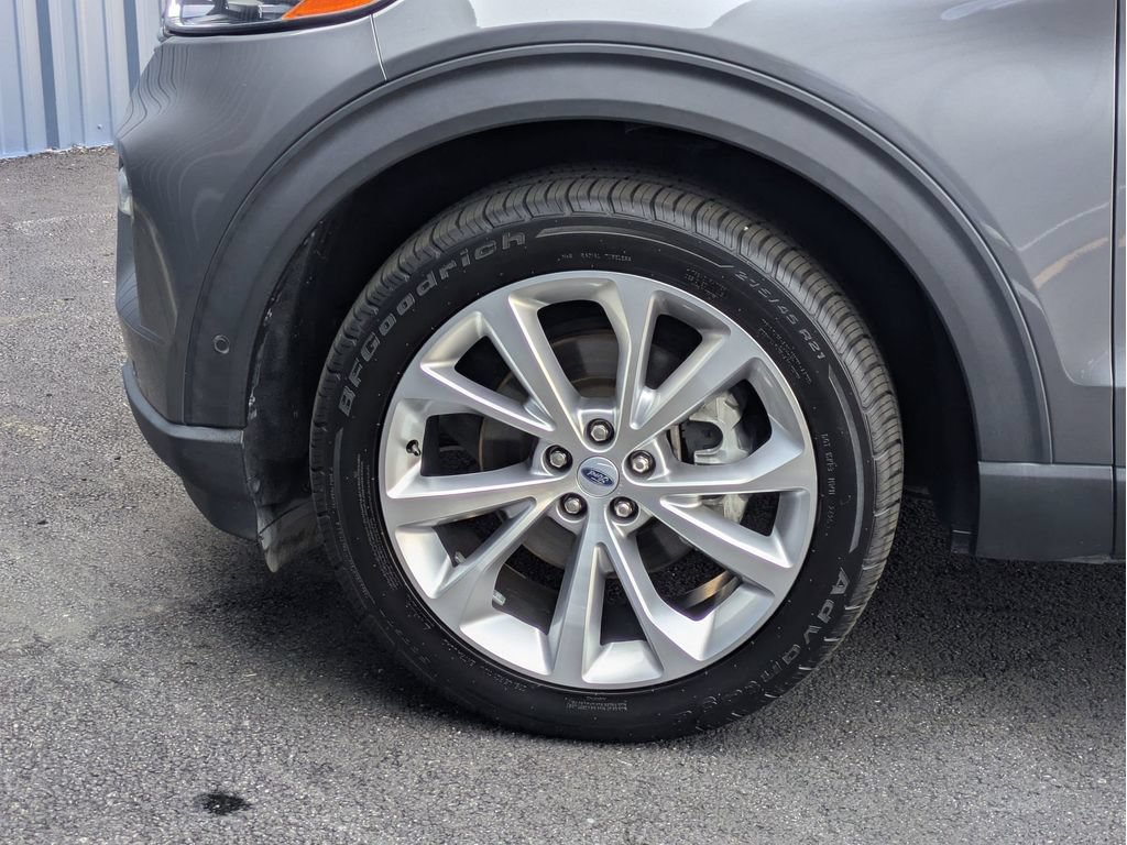 Certified 2023 Ford Explorer Platinum w/ Technology Package AWD/4WD image 27
