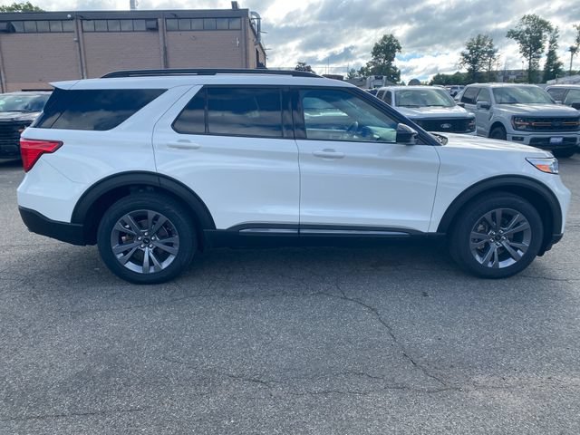 Certified 2023 Ford Explorer XLT w/ Equipment Group 202A AWD/4WD image 8