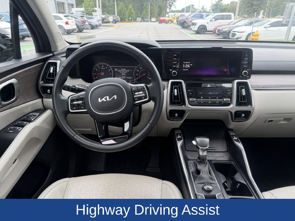 Used 2023 Kia Sorento EX w/ Panoramic Sunroof Package FWD image 13