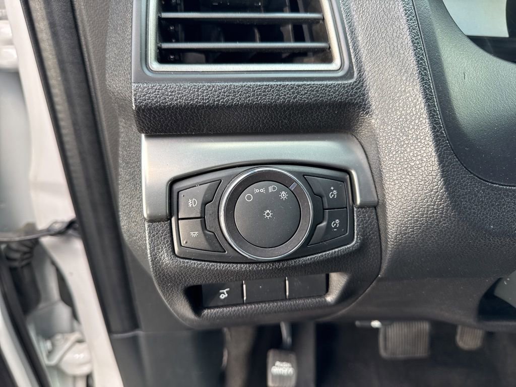 Certified 2018 Ford Explorer XLT w/ Equipment Group 202A image 10