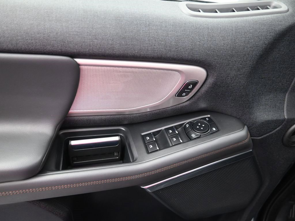 Certified 2025 Ford Expedition Active image 27